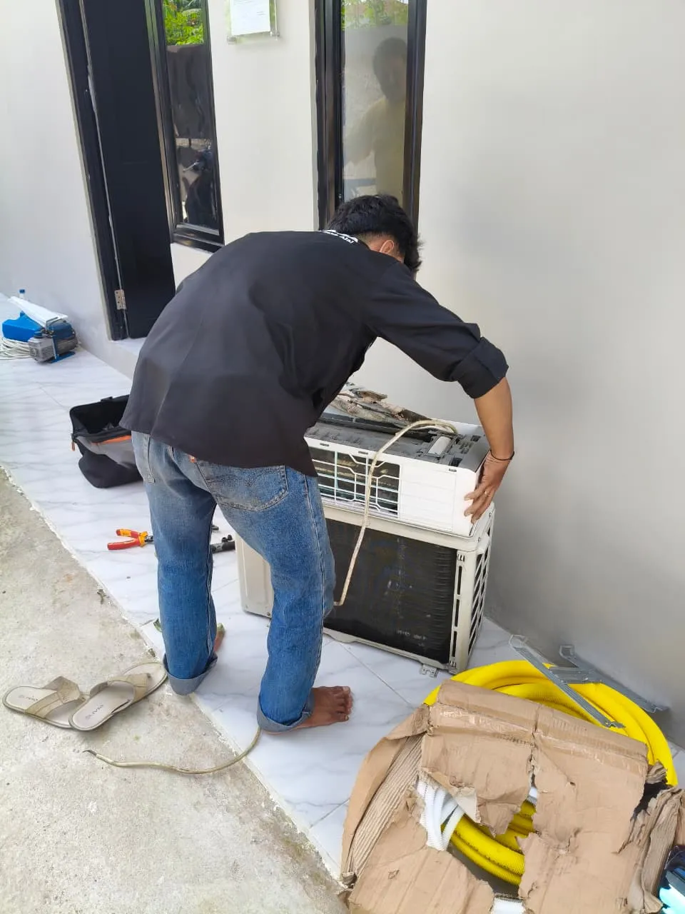 Perawatan AC Indoor